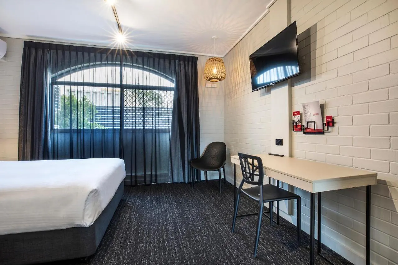 Nightcap At Springwood Hotel 3*,